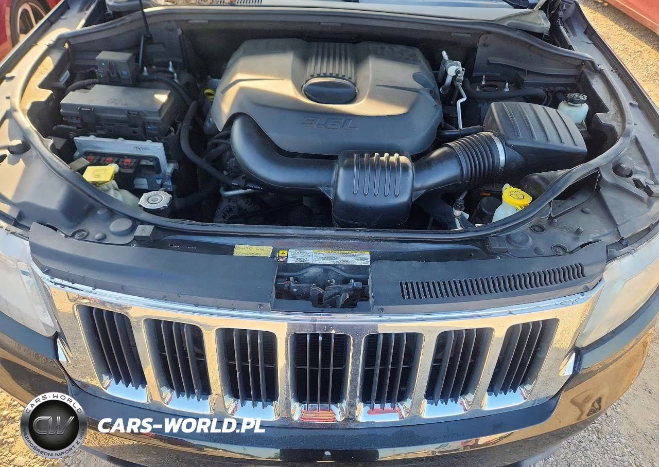 2011 Jeep Grand Cherokee Laredo VIN:1J4RR4GG9BC609333 - 12