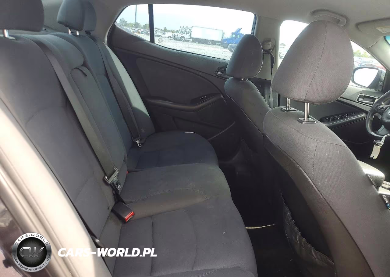 2015 Kia Optima Lx VIN:5XXGM4A78FG438598 - 10