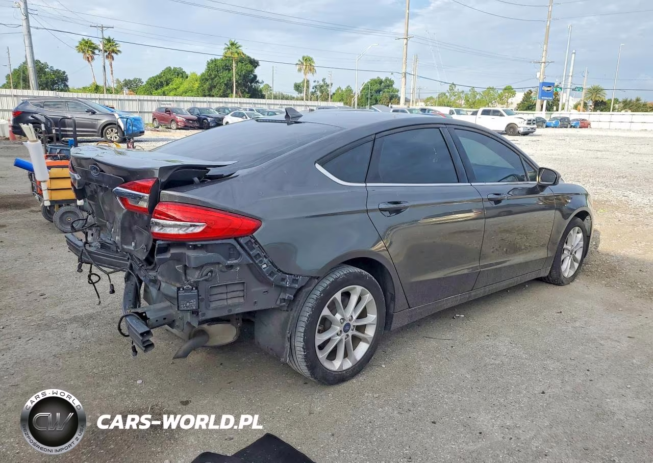 2020 Ford Fusion Se VIN:3FA6P0LU4LR263946 - 3