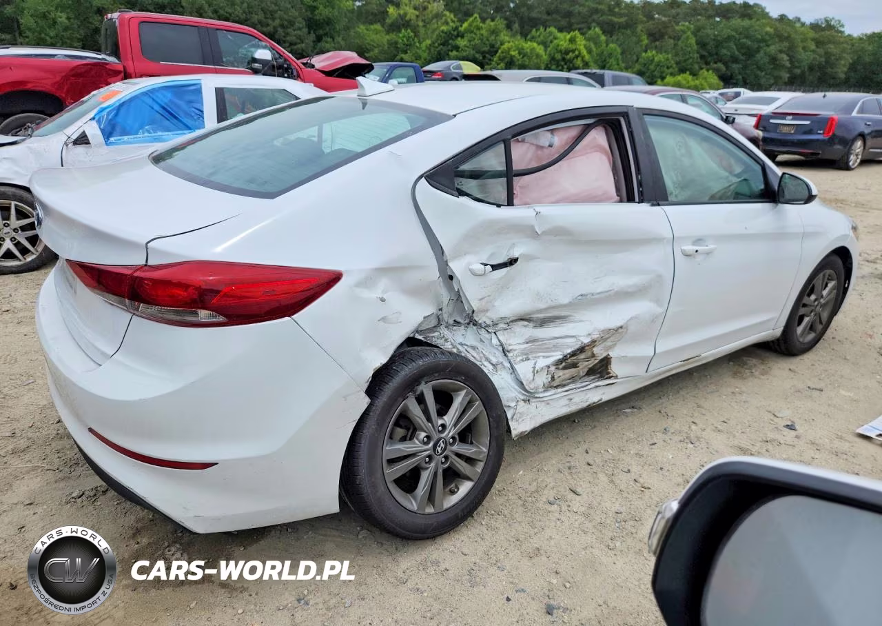 2018 Hyundai Elantra Value Edition VIN:5NPD84LF3JH248135 - 3
