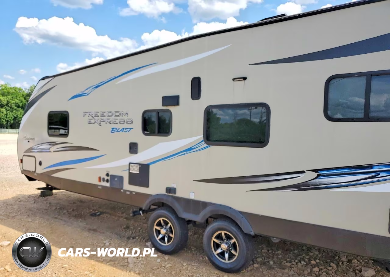 2017 Forest River Freedom Express Camper VIN:5ZT2FESB6HA025699 - 3