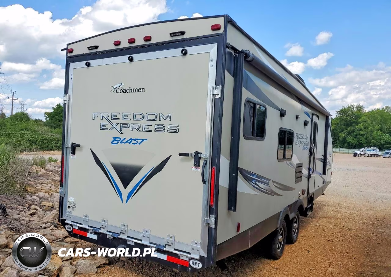 2017 Forest River Freedom Express Camper VIN:5ZT2FESB6HA025699 - 4