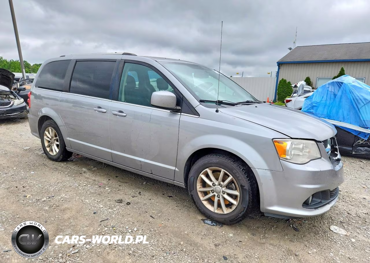 2018 Dodge Grand Caravan Sxt VIN:2C4RDGCG8JR266449 - 4