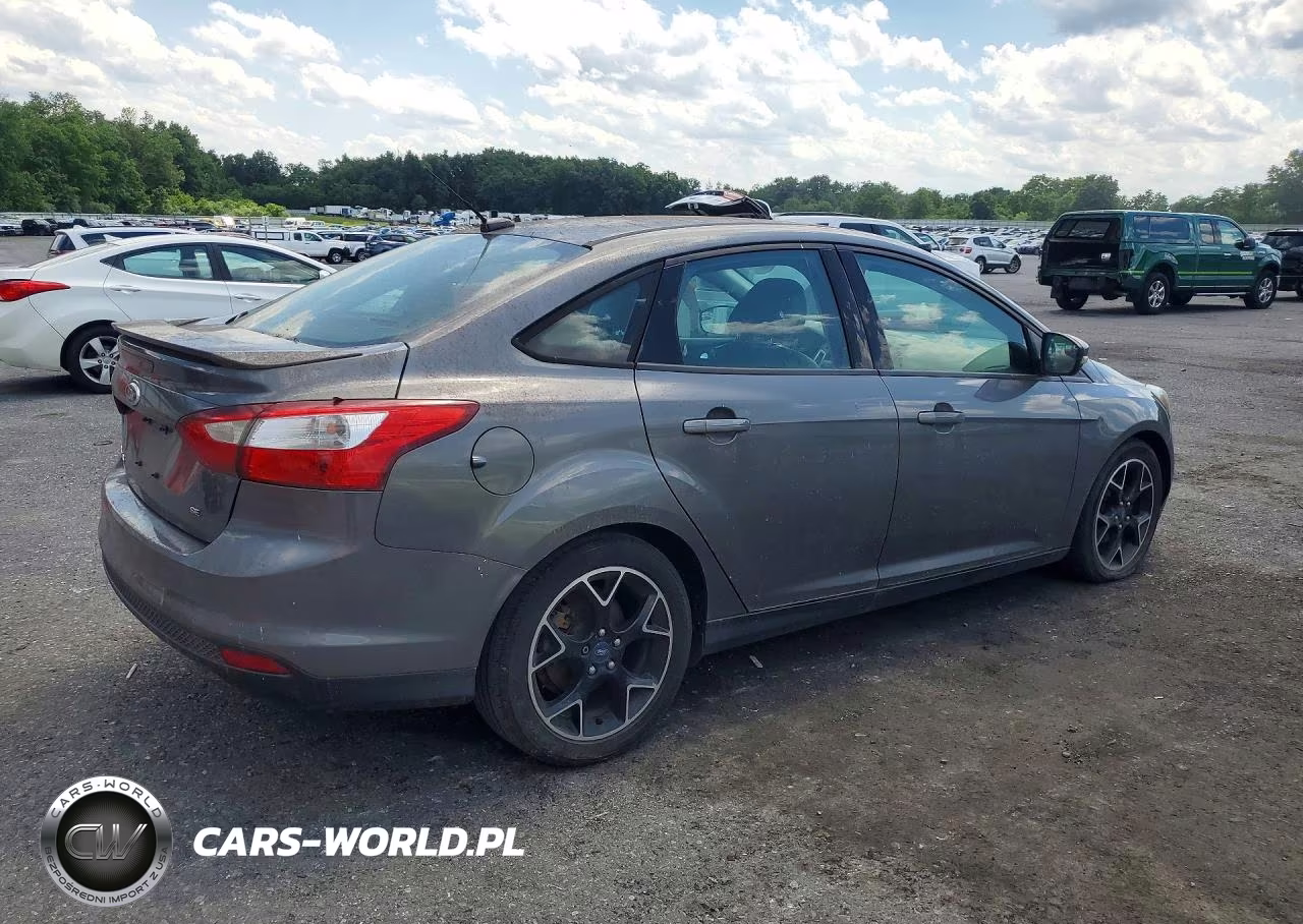 2013 Ford Focus Se VIN:1FADP3F20DL103825 - 3