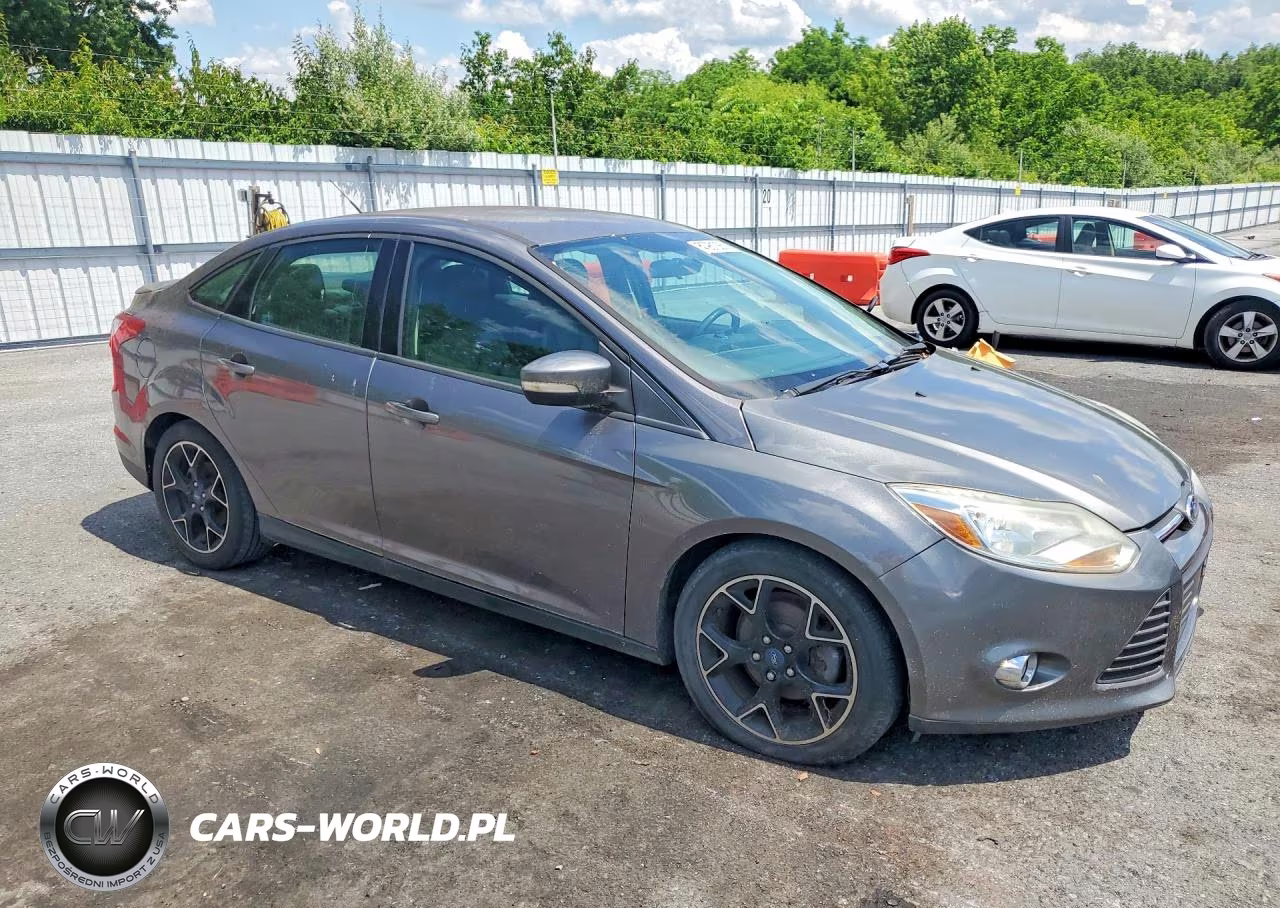 2013 Ford Focus Se VIN:1FADP3F20DL103825 - 4