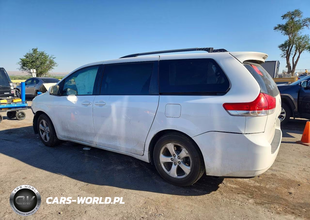 2014 Toyota Sienna Le VIN:5TDKK3DC2ES481253 - 2