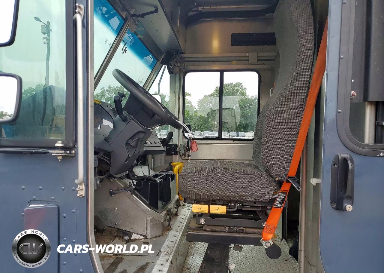 2020 Ford F59 Delivery Truck VIN:1F65F5KN1L0A05824 - 7