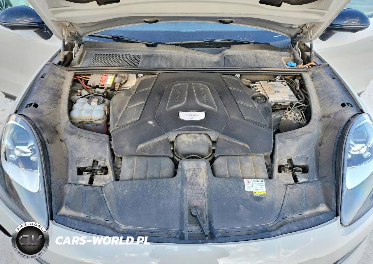 2022 Porsche Cayenne S Coupe VIN:WP1BB2AYXNDA52091 - 12