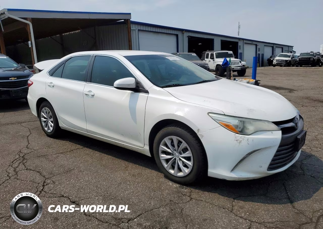 2015 Toyota Camry Le VIN:4T4BF1FK4FR474705 - 4