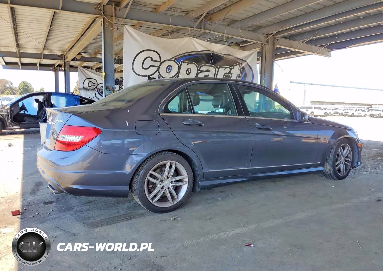 2013 Mercedes-Benz C 300 4Matic VIN:WDDGF8AB6DR273320 - 3