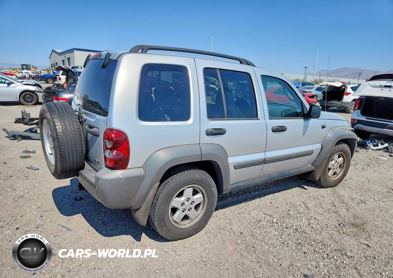 2005 Jeep Liberty Sport VIN:1J4GK48K95W510982 - 3