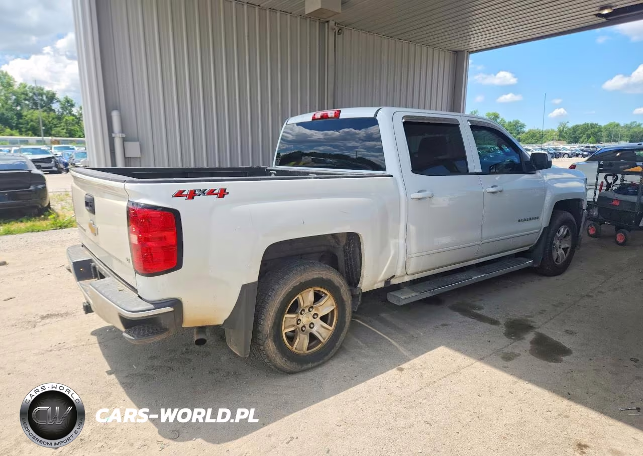 2018 Chevrolet Silverado K1500 Lt VIN:3GCUKREC4JG598741 - 3