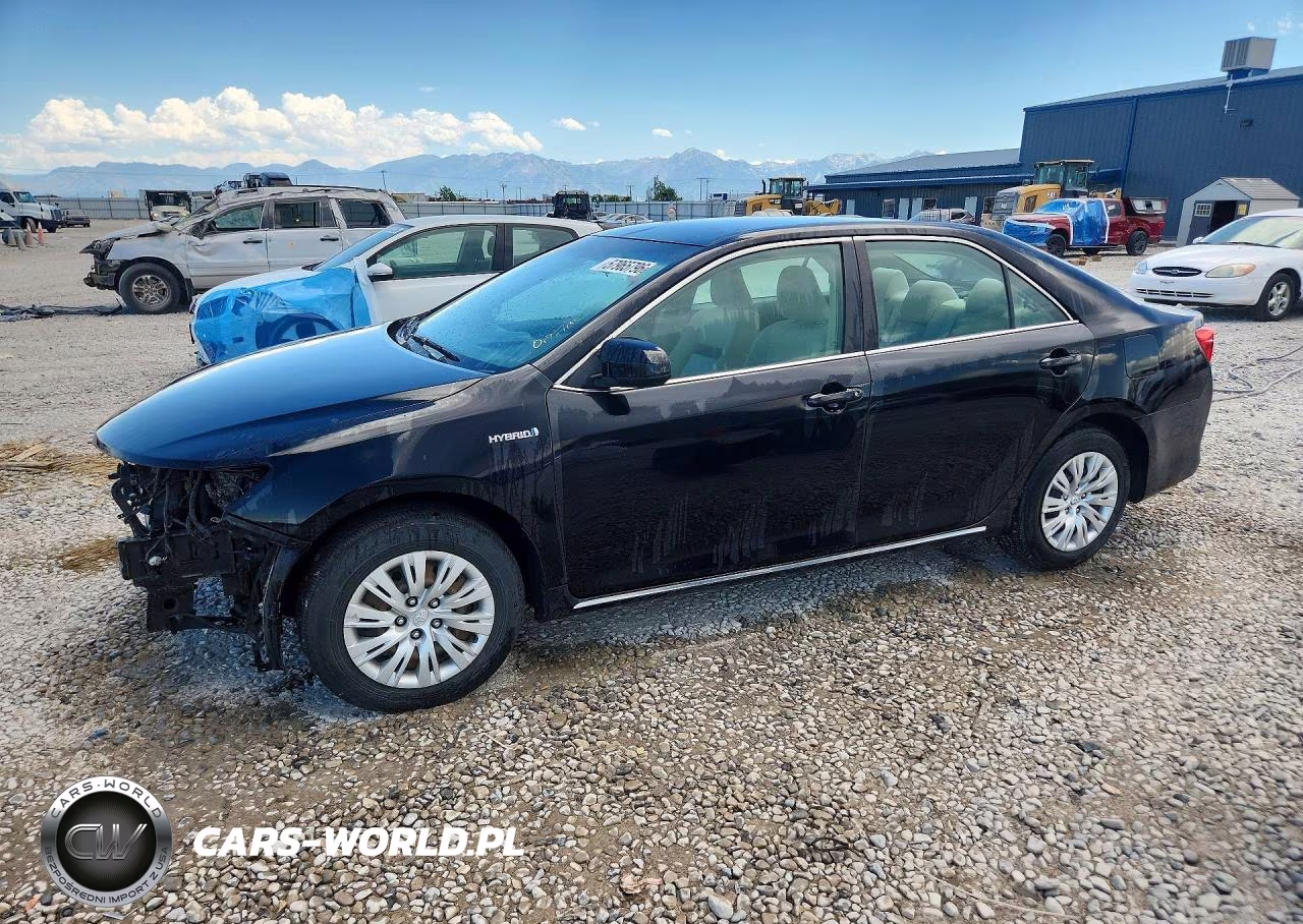 2014 Toyota Camry Hybrid Le