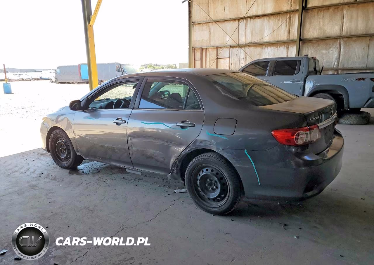 2013 Toyota Corolla Le VIN:5YFBU4EE8DP102585 - 2