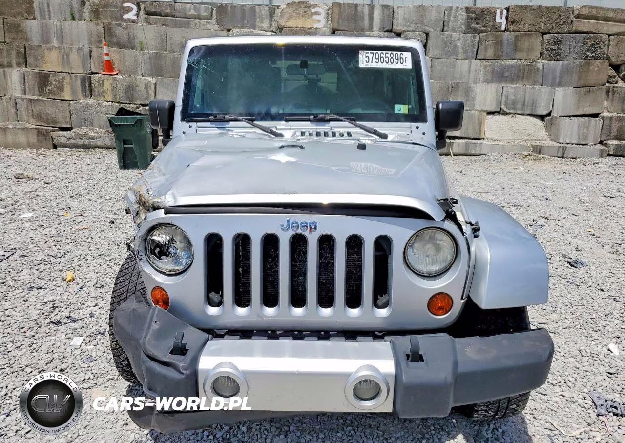 2008 Jeep Wrangler Unlimited Sahara VIN:1J8GA59188L504822 - 5