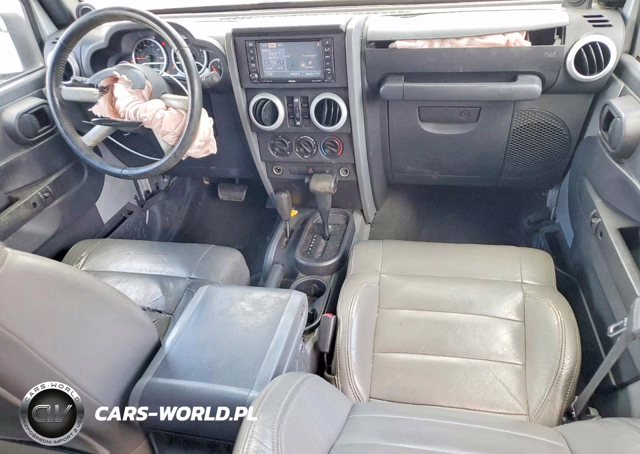 2008 Jeep Wrangler Unlimited Sahara VIN:1J8GA59188L504822 - 8