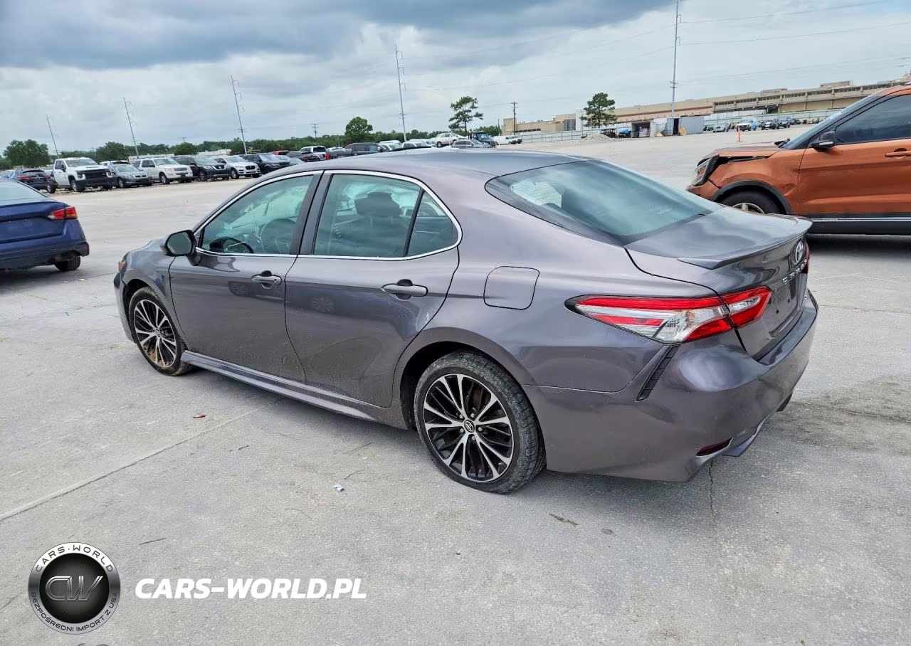 2018 Toyota Camry Se VIN:4T1B11HK4JU648318 - 2