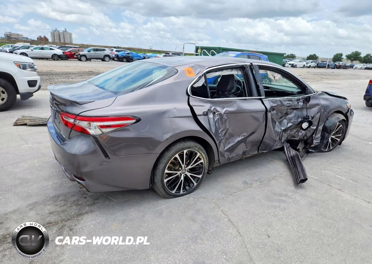 2018 Toyota Camry Se VIN:4T1B11HK4JU648318 - 3