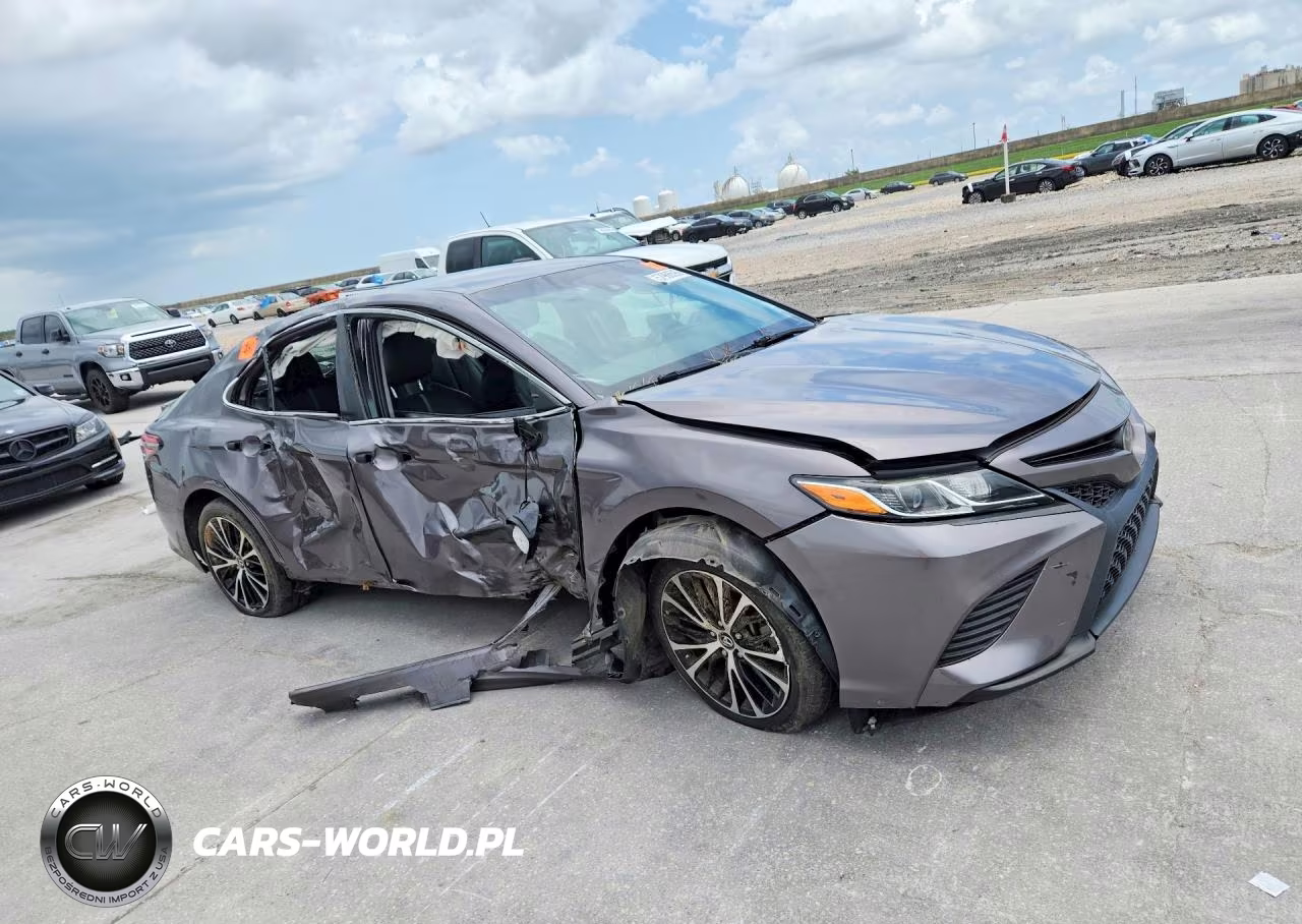 2018 Toyota Camry Se VIN:4T1B11HK4JU648318 - 4