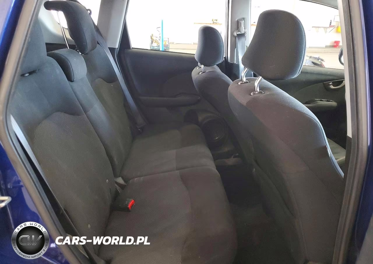2011 Honda Fit Sport VIN:JHMGE8H55BC015303 - 10