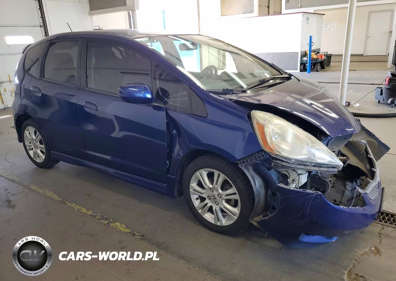 2011 Honda Fit Sport VIN:JHMGE8H55BC015303 - 4