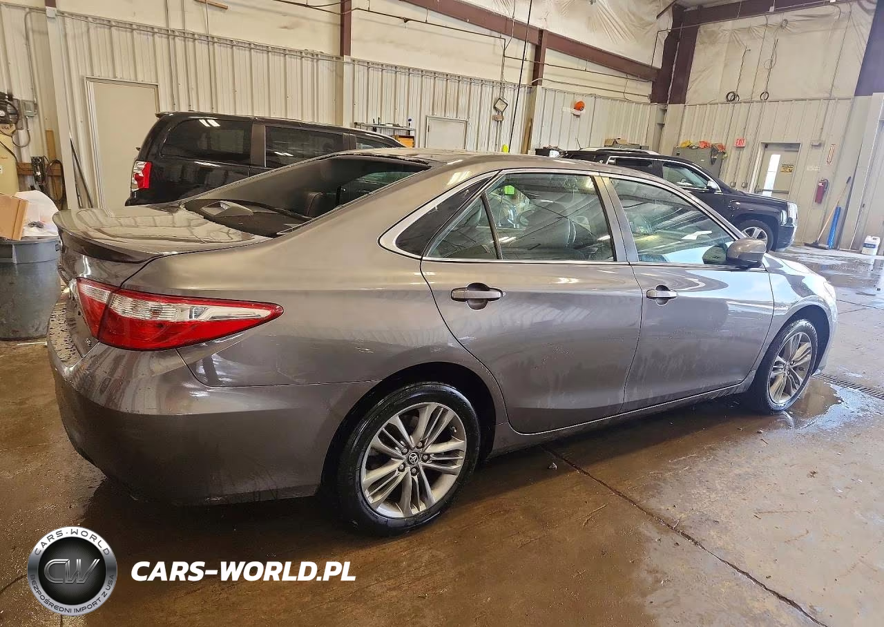 2017 Toyota Camry Se VIN:4T1BF1FK0HU381189 - 3