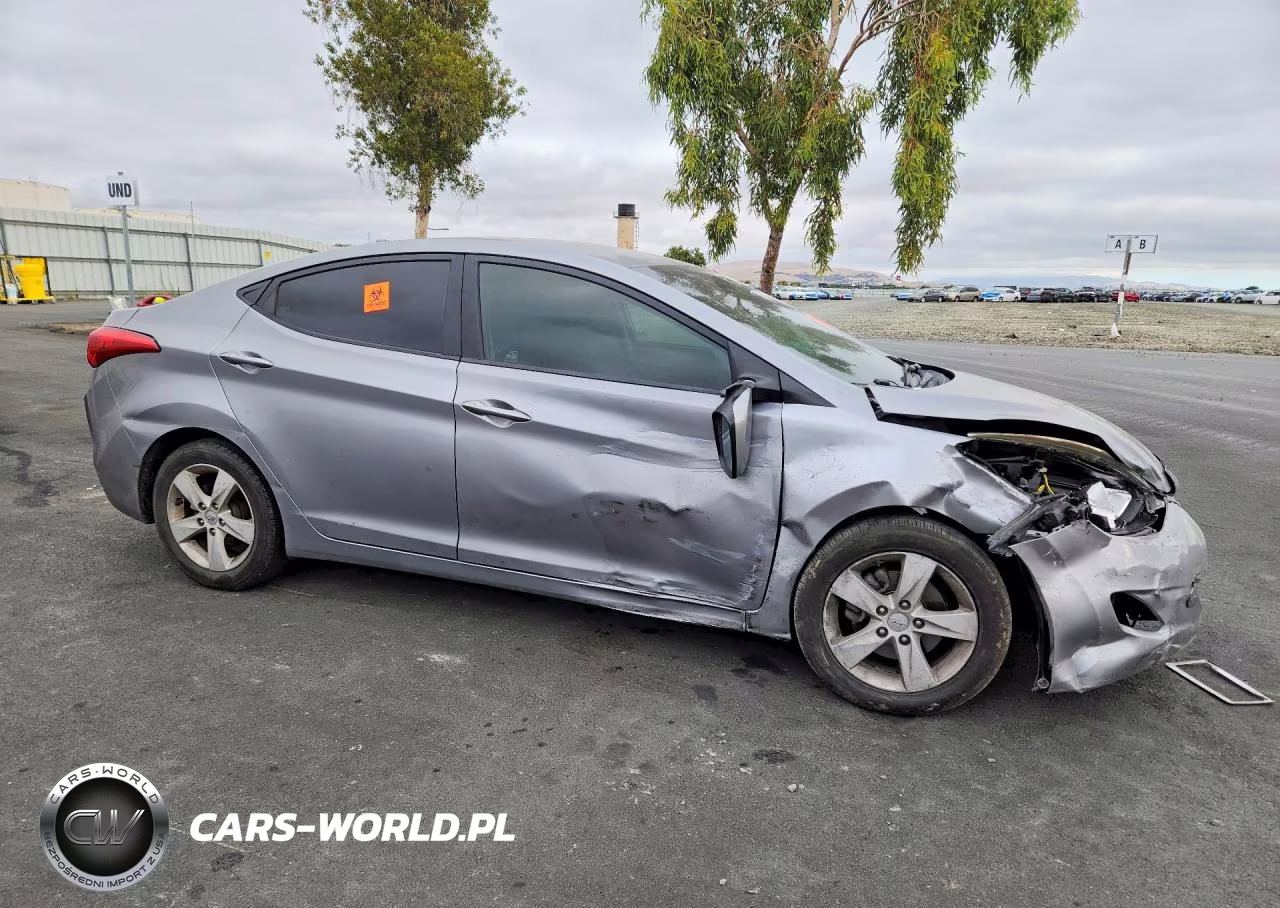 2012 Hyundai Elantra Gls VIN:KMHDH4AE8CU282392 - 4