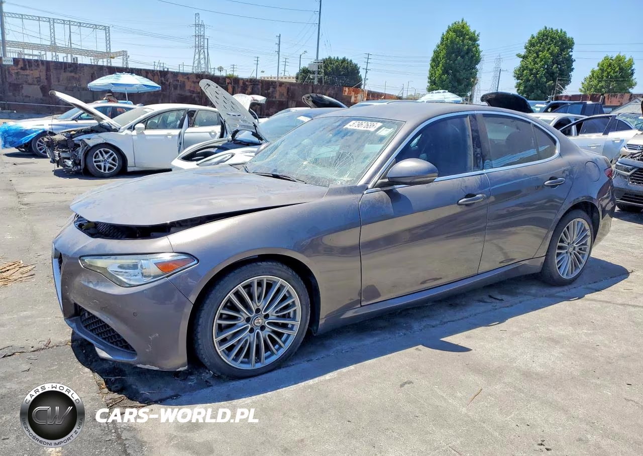 2017 Alfa Romeo Giulia Ti Q4 – zdjęcie 1 z 12