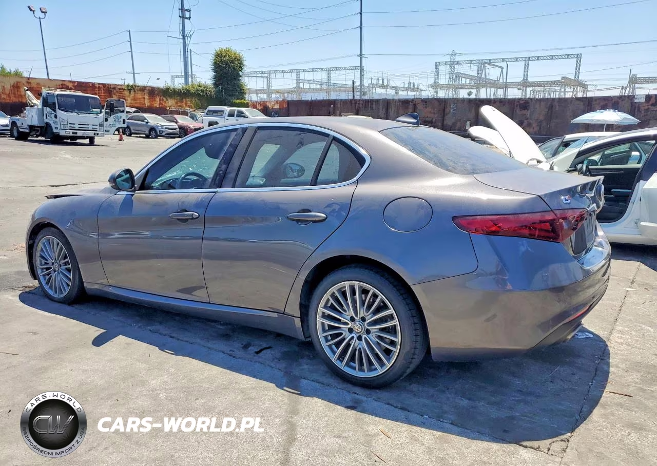 2017 Alfa Romeo Giulia Ti Q4 VIN:ZARFAEEN6H7528692 - 2