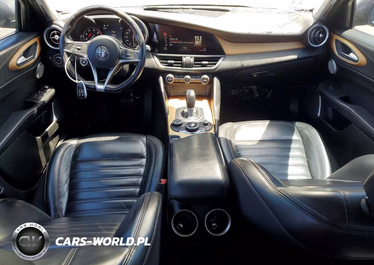 2017 Alfa Romeo Giulia Ti Q4 VIN:ZARFAEEN6H7528692 - 8
