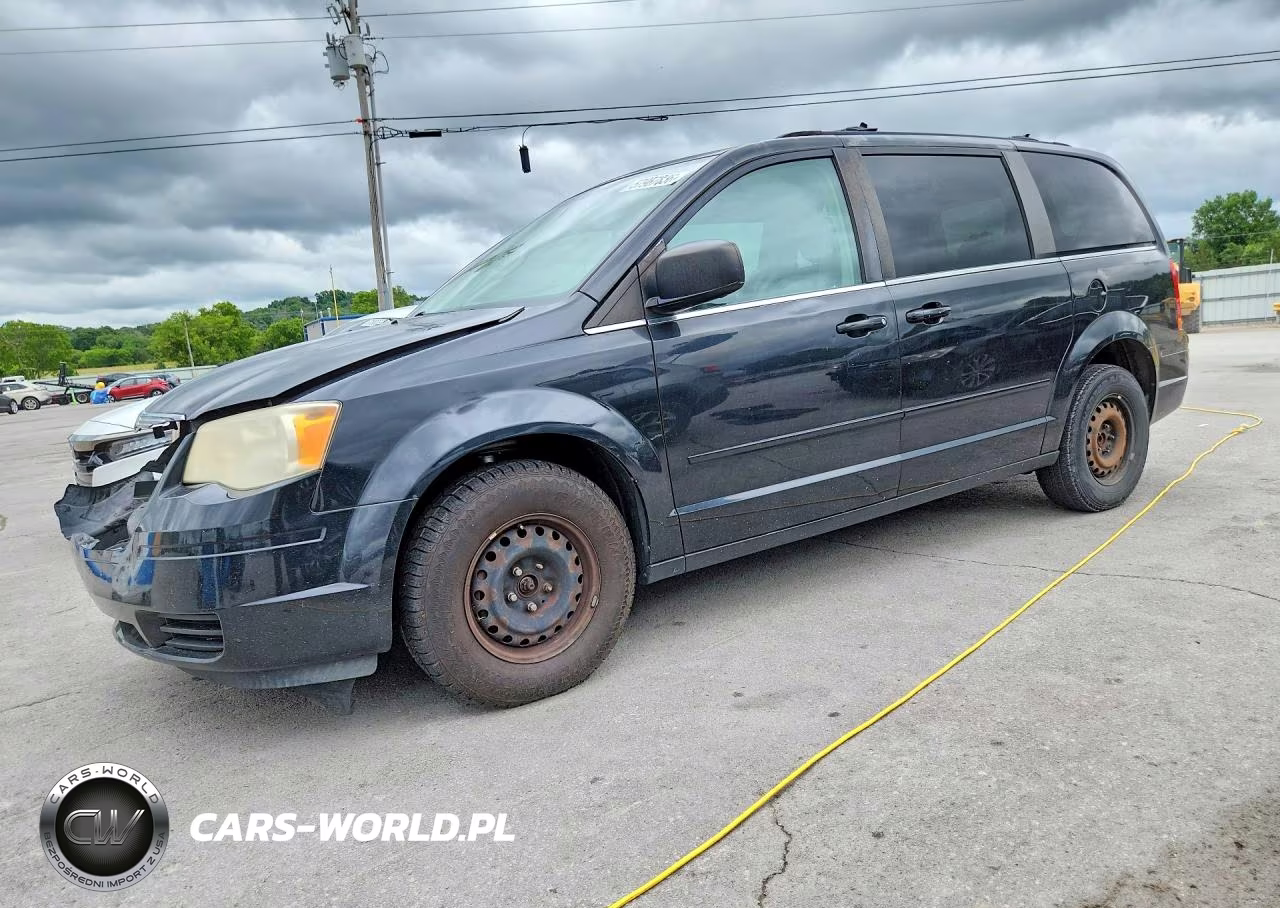 2009 Chrysler Town & Country Lx