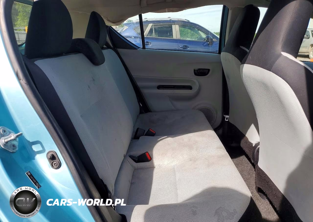 2014 Toyota Prius C One VIN:JTDKDTB30E1084375 - 10
