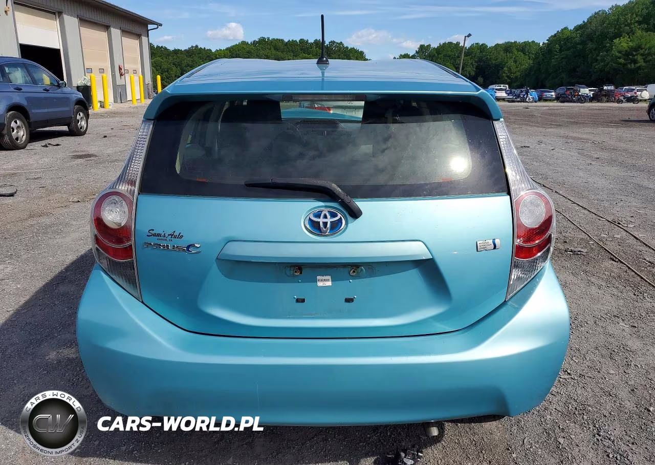 2014 Toyota Prius C One VIN:JTDKDTB30E1084375 - 6