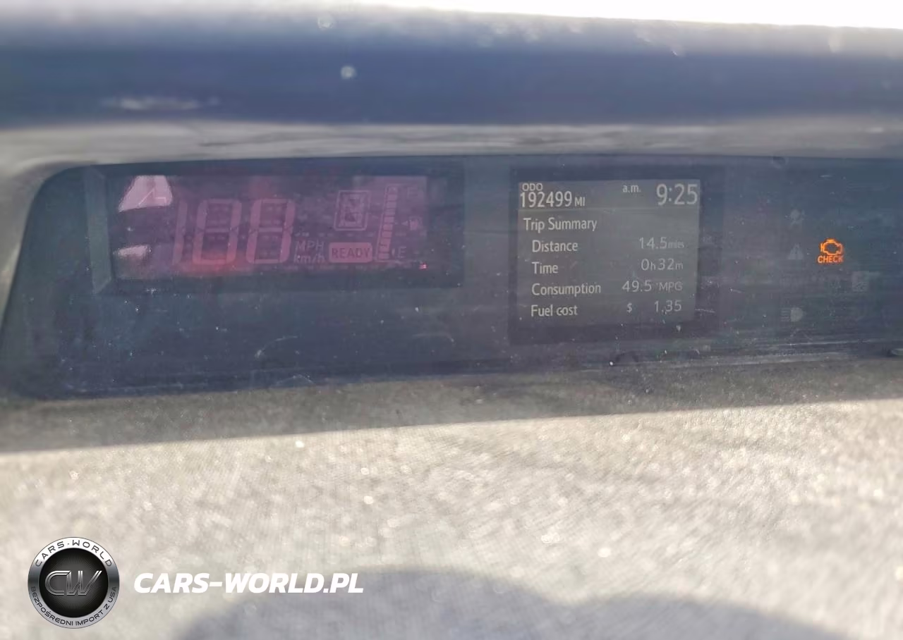 2014 Toyota Prius C One VIN:JTDKDTB30E1084375 - 9