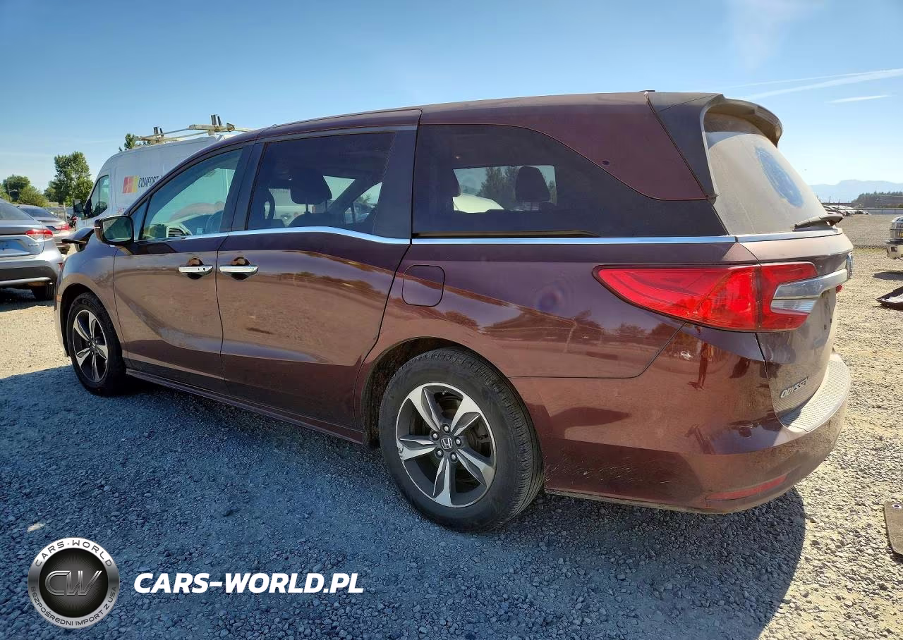 2018 Honda Odyssey Touring VIN:5FNRL6H86JB023748 - 2