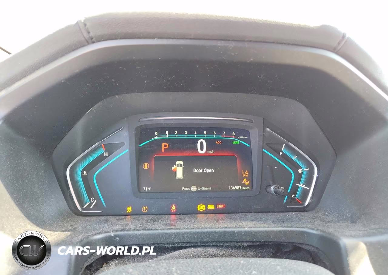 2018 Honda Odyssey Touring VIN:5FNRL6H86JB023748 - 9