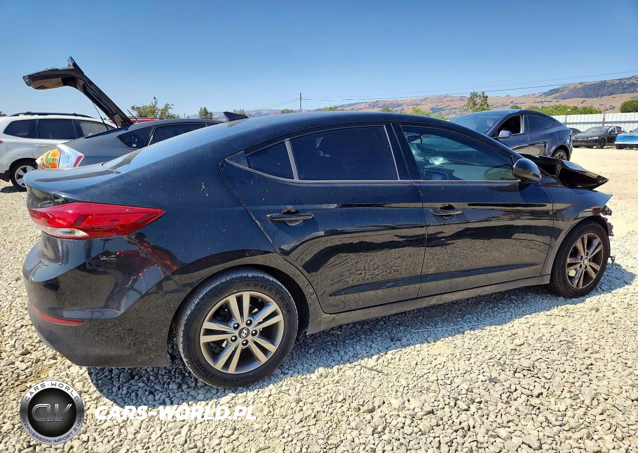 2018 Hyundai Elantra Sel VIN:5NPD84LF4JH219890 - 3
