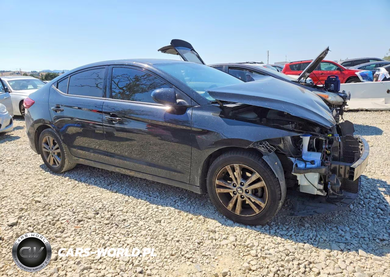 2018 Hyundai Elantra Sel VIN:5NPD84LF4JH219890 - 4