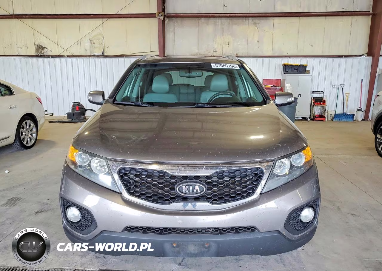 2011 Kia Sorento Lx VIN:5XYKTCA13BG034455 - 5