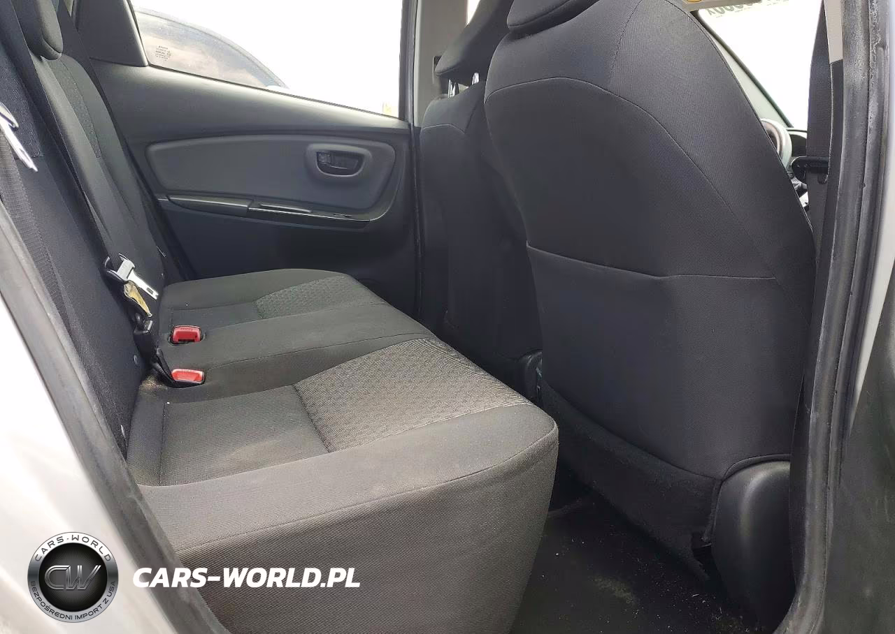 2015 Toyota Yaris 5-Door L VIN:VNKKTUD31FA035281 - 10