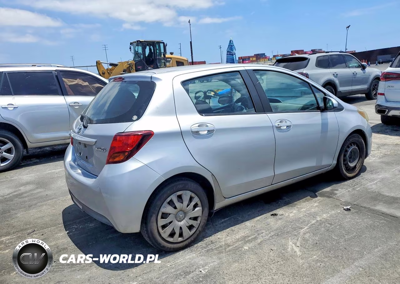 2015 Toyota Yaris 5-Door L VIN:VNKKTUD31FA035281 - 3