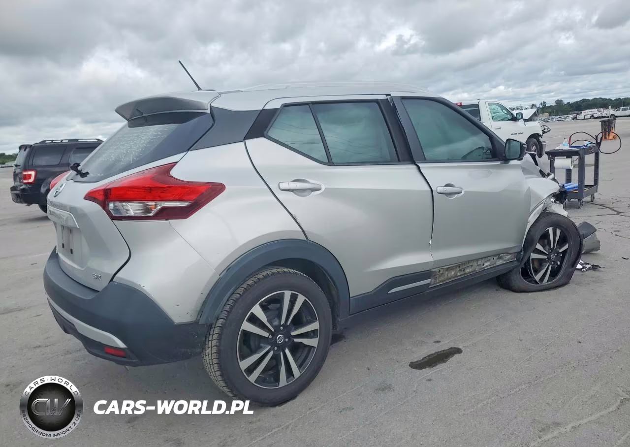 2019 Nissan Kicks Sr VIN:3N1CP5CU4KL511112 - 3