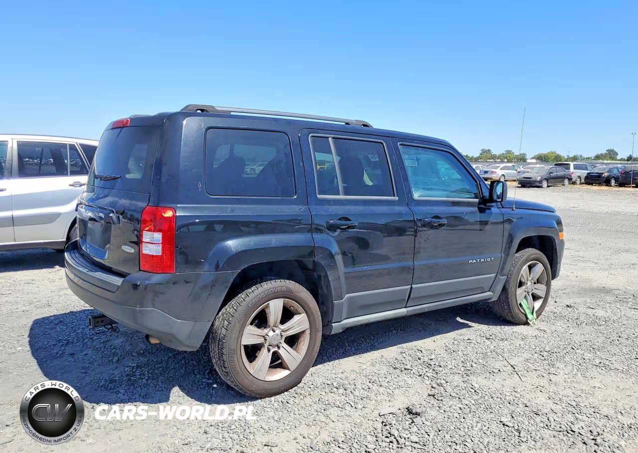 2012 Jeep Patriot Latitude VIN:1C4NJRFBXCD537584 - 3