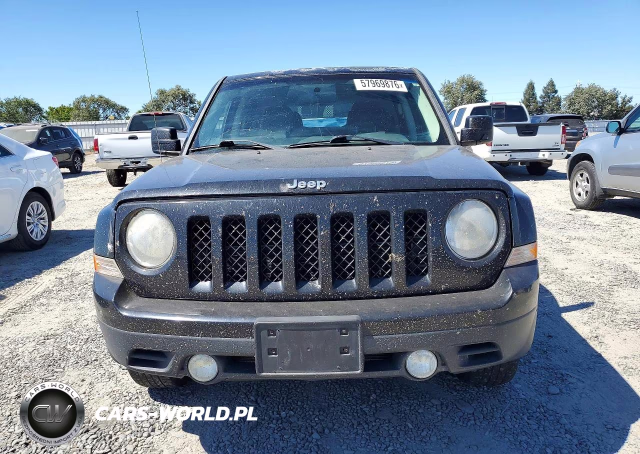 2012 Jeep Patriot Latitude VIN:1C4NJRFBXCD537584 - 5