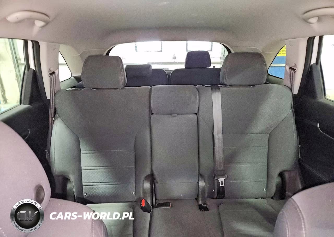 2019 Kia Sorento VIN:5XYPGDA55KG503466 - 10