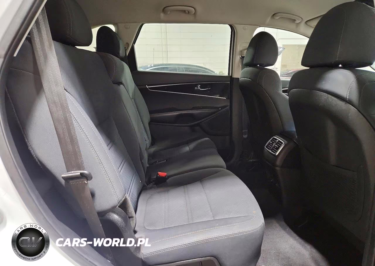 2019 Kia Sorento VIN:5XYPGDA55KG503466 - 11
