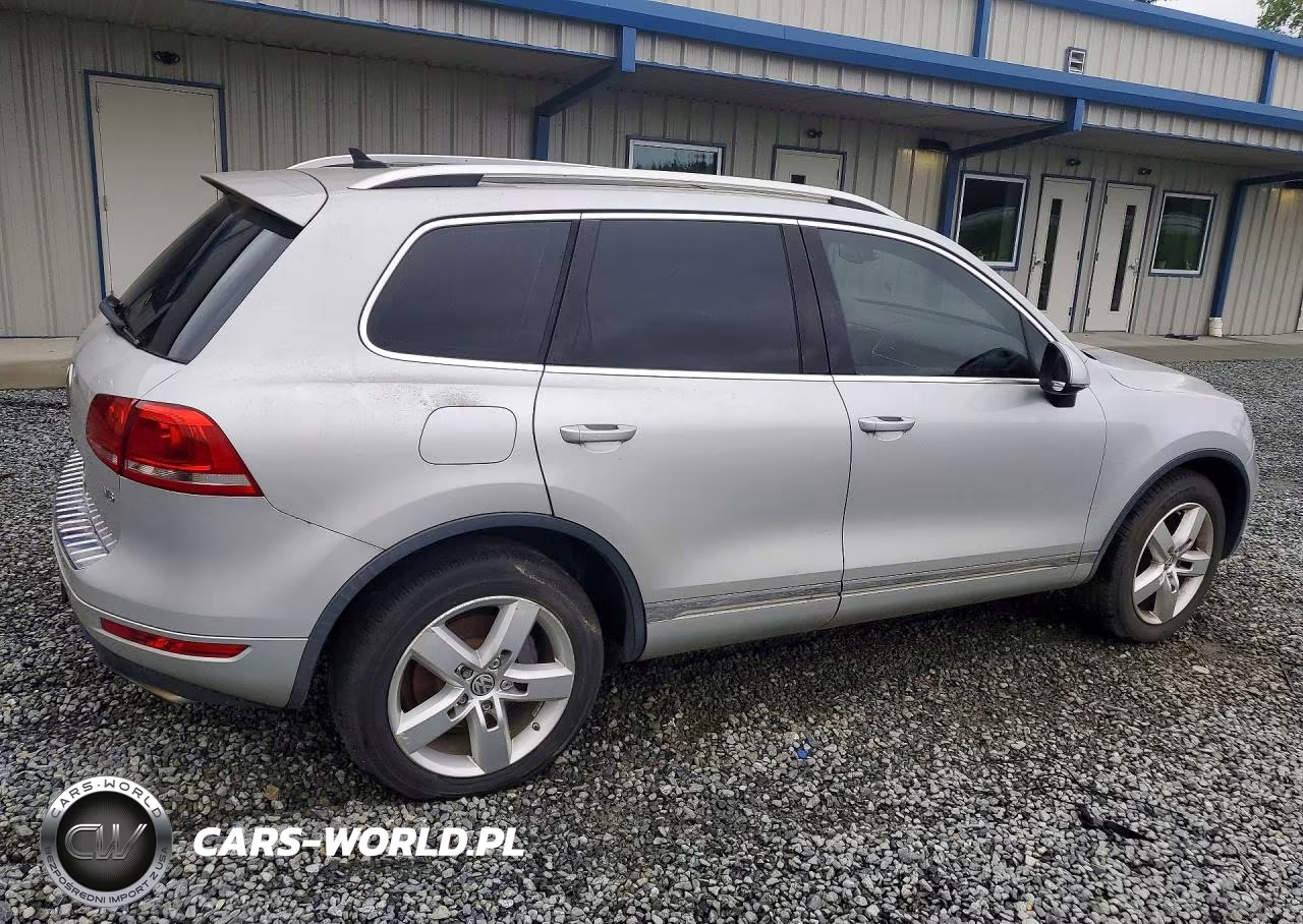 2013 Volkswagen Touareg V6 VIN:WVGEF9BPXDD002464 - 3