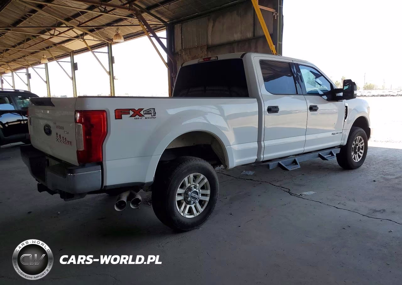 2018 Ford F250 Super Duty VIN:1FT7W2BT0JEB97403 - 3