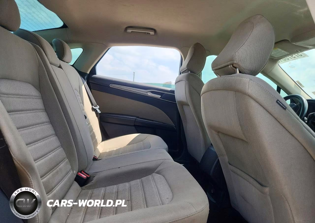 2020 Ford Fusion S VIN:3FA6P0G76LR180944 - 10