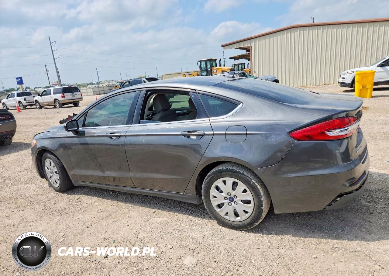 2020 Ford Fusion S VIN:3FA6P0G76LR180944 - 2